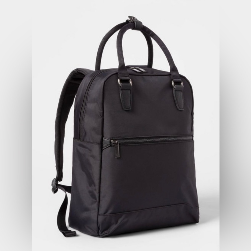 Signature Commuter black backpack